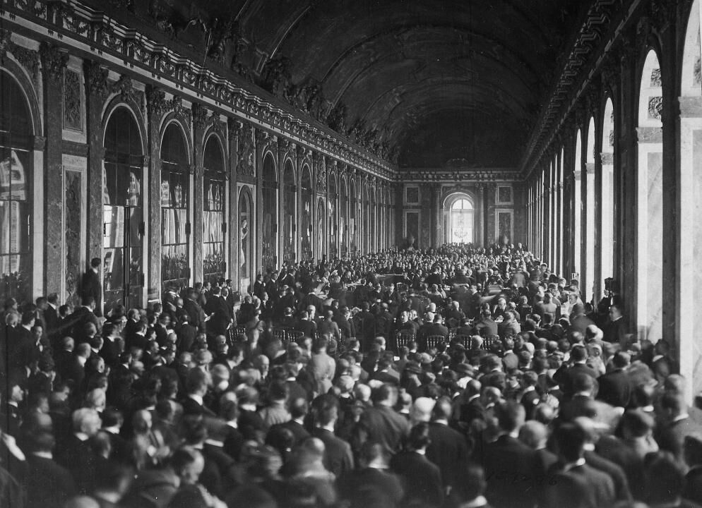 1919: Treaty of Versailles